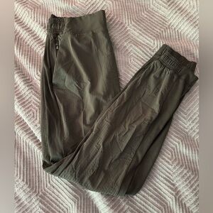 Athleta Textured Brooklyn Jogger